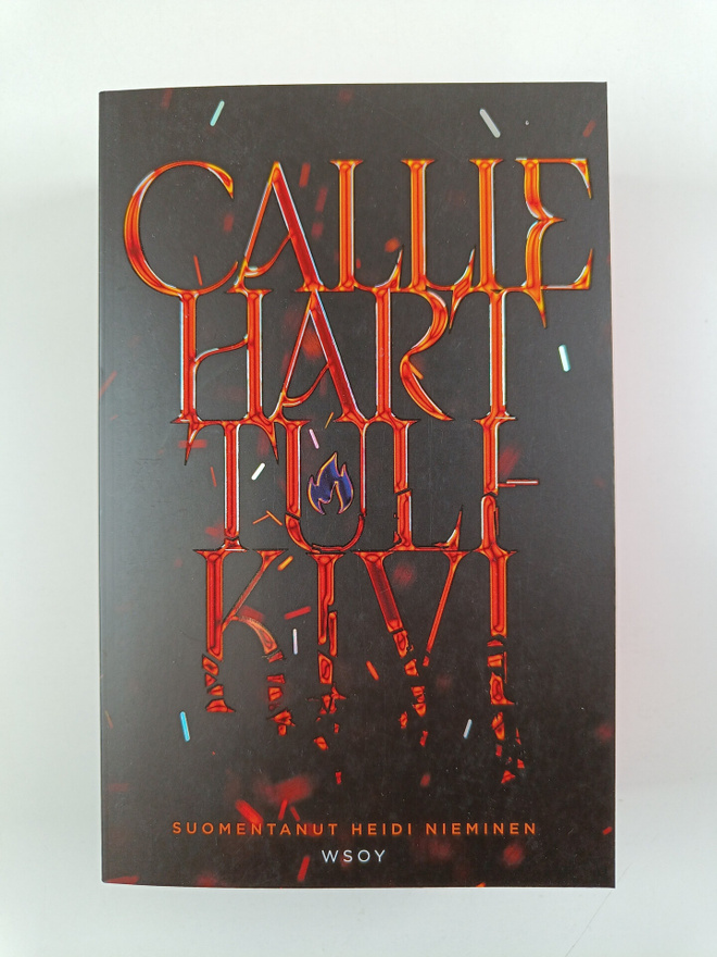 Callie Hart : Tulikivi