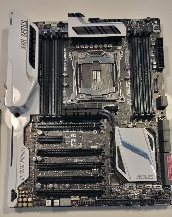 ASUS X99-DELUXE LGA2011-v3 emolevy