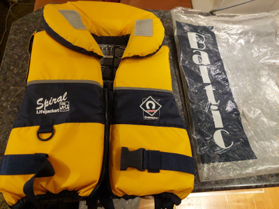 Crew lifesaver pelastusliivit 40-70kg