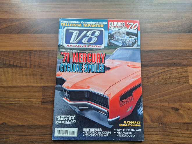 V8 MAGAZINE 2 / 2001