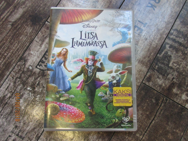 Liisa Ihmemaassa dvd. (Johnny Depp). Suomipuhe/suomiteksti