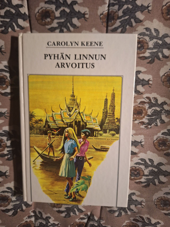 Carolyn Keene : Pyhän linnun arvoitus 1p