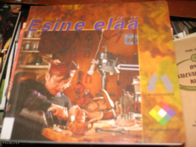 ESINE ELÄÄ ( Museovirasto 2000 ) Sis.postikulut
