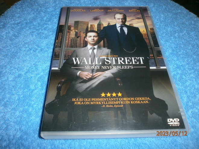 WALL STREET - MONEY NEVER SLEEPS    -    DVD