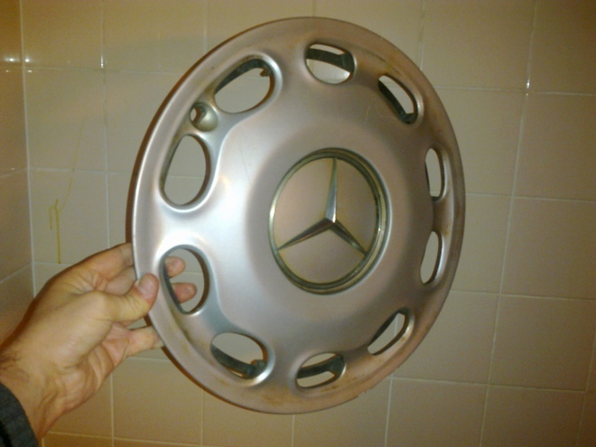 Mercedes Benz pölykapseli!! KUIN UUSI