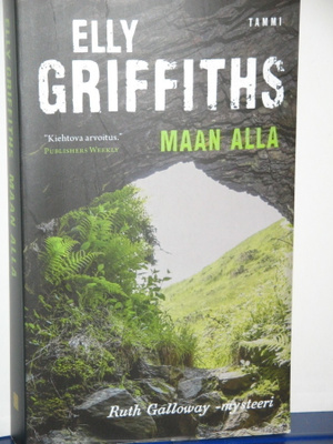 Elly Griffiths : MAAN ALLA