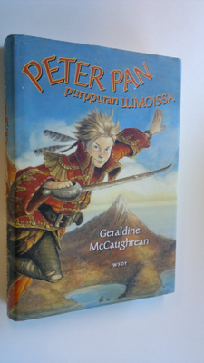 Geraldine McCaughrean : Peter Pan purppuran lumoissa