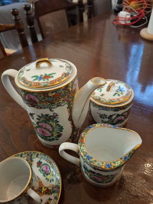 Tee tai kahvi setti