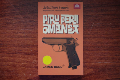 Sebastian Faulks: Piru perii omansa (2009), JAMES BOND!