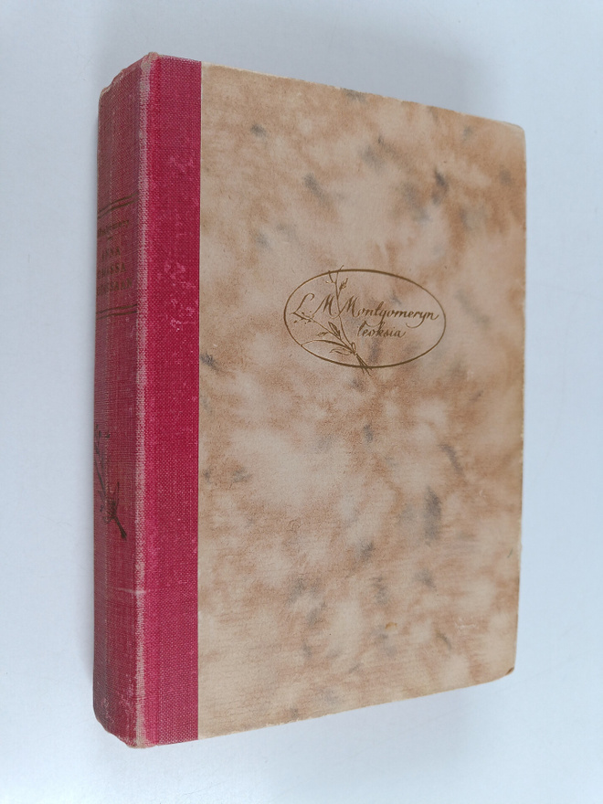 L. M. Montgomery : Anna omassa kodissaan