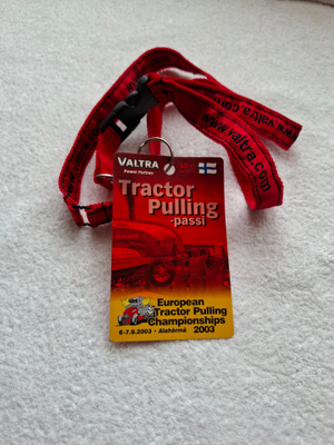 Tractor Pulling -passi vuodelta 2003 Valtra