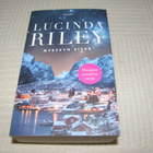 Lucinda Riley Myrskyn sisar  -pok - pikkukuva 1