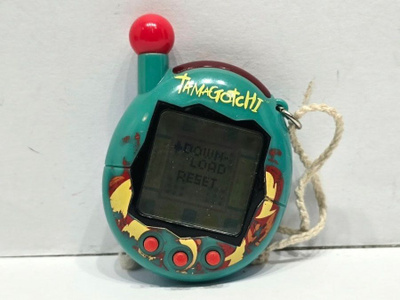 Tamagotchi Connection V4 virtuaalilemmikki (2004)