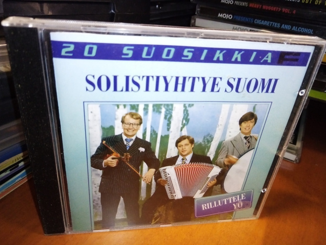 CD 20 SUOSIKKIA SOLISTIYHTYE SUOMI :  RILLUTTELE YÖ ( SIS PS