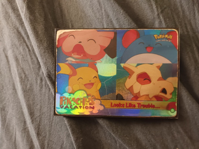 Looks Like Trouble [Foil] #44 Pokemon 1999 Topps Movie Black