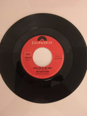 (7") The Flirtations – Love A Little Longer