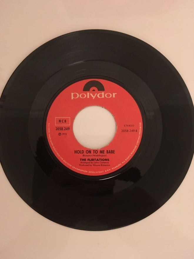 (7") The Flirtations – Love A Little Longer