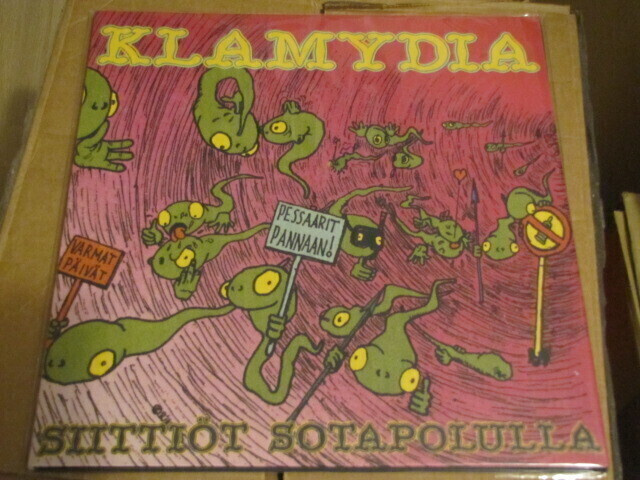 Klamydia Siittiöt sotapolulla lp musta vin muoveissa 2022
