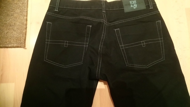 BATISTINI JEANS tummat farkut. W32", L32"