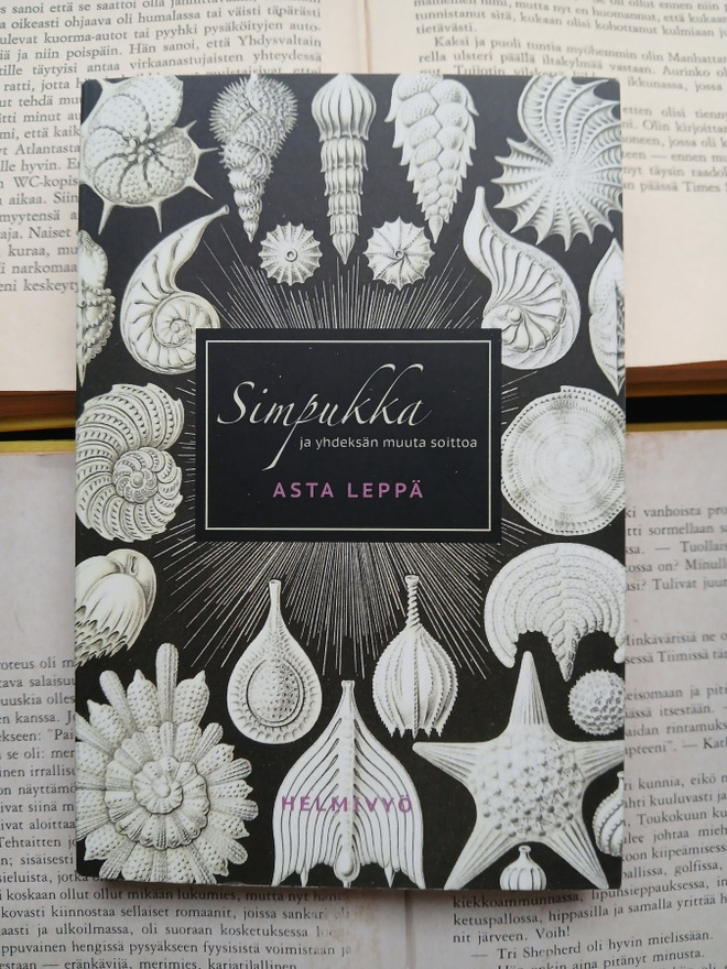 Asta Leppä - Simpukka ja yhdeksän muuta soittoa (nid.)
