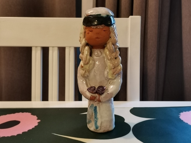 Anja Kantor tyttö figuuri