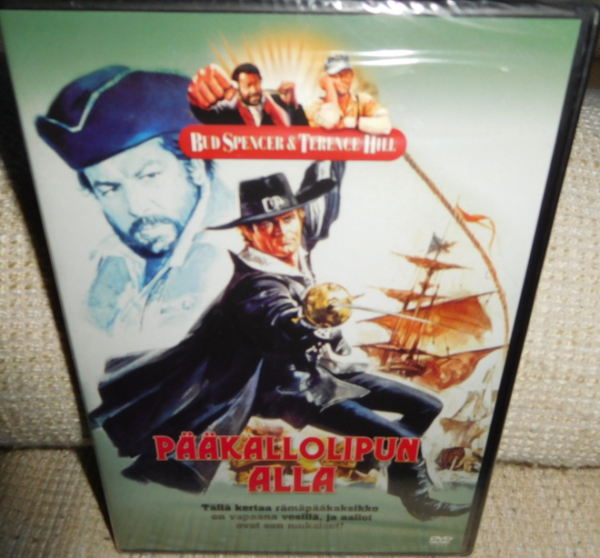 Pääkallolipun Alla (muoveissa) DVD