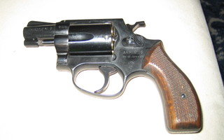 REVOLVERI ARMINIUS 9 MM.  STARTTIPISTOOLI  luvallinen