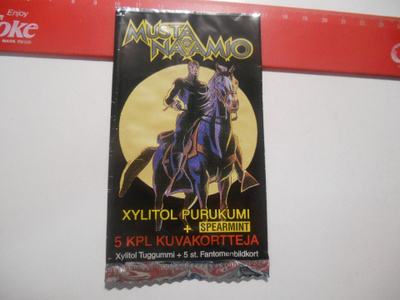 Mustanaamio Xylitol purukumikääre