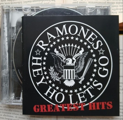 Ramones - Hey Ho Let's Go: Greatest Hits (CD)