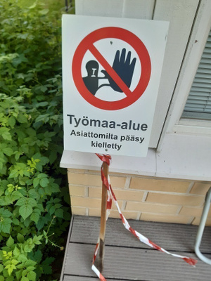 Työmaa-aluekilpiä 3 kpl varsilla