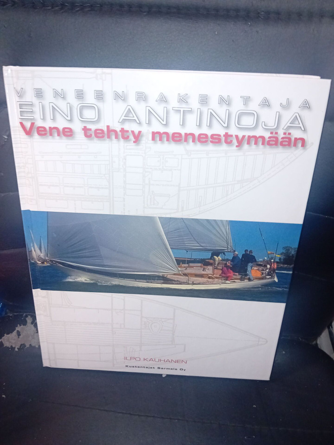 Kauhanen : Veneenrakentaja Eino Antinoja  ( SIS POSTIKULU )