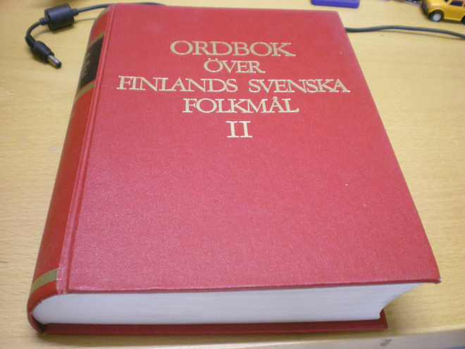 Olav Ahlbäck: Ordbok över Finlands svenska folkmål 2