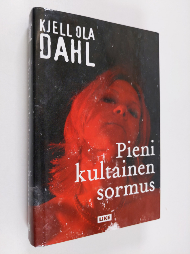Kjell Ola Dahl : Pieni kultainen sormus