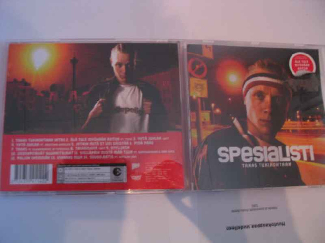 SPESIALISTI-TAKAS TUKIKOHTAAN
