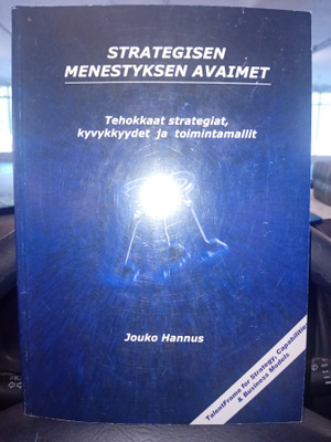 Hannus : STRATEGISEN MENESTYKSEN AVAIMET  ( SIS POSTIKULU )