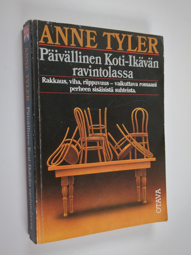 Anne Tyler : Päivällinen koti-ikävän ravintolassa