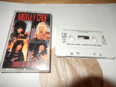 Mötley crue - Shout at the devil c-kasetti