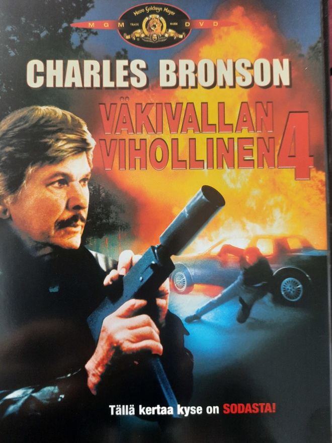 VÄKIVALLAN VIHOLLINEN 4 DVD