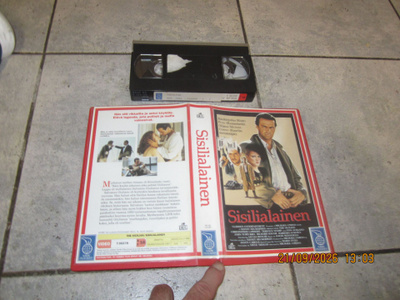 Sisilialainen VHS (The Sicilian) – Isokoppa