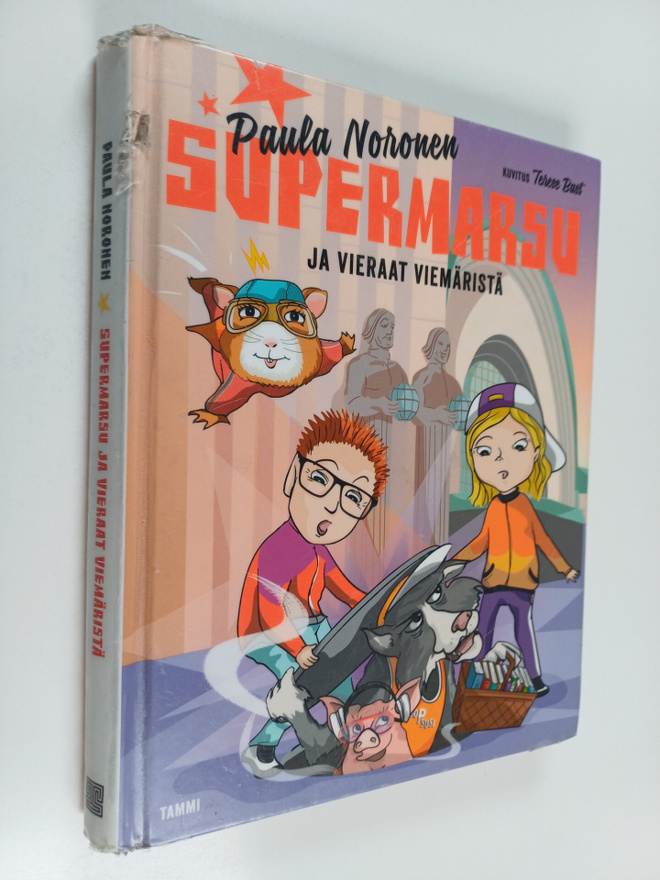 Paula Noronen : Supermarsu ja vieraat viemäristä