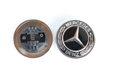 Mercedes-Benz Konepellin lätkämerkki, Täysmusta