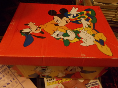 WALT DISNEY