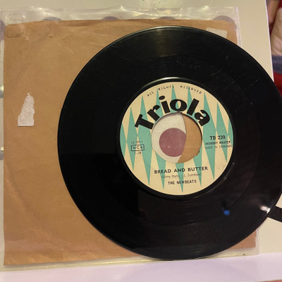 THE NEWBEATS: Bread And Butter * Tough Little … * DEN 1964