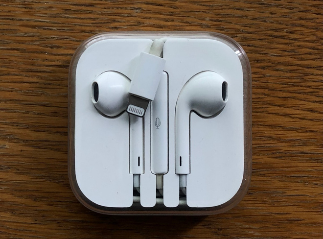 Apple EarPods kuulokkeet Lightning-liittimellä