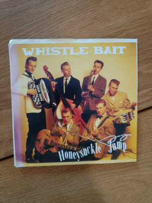 AUCTION - WHISTLE BAIT 7"