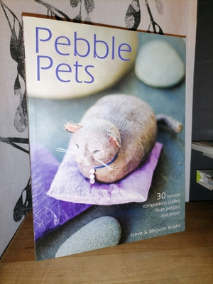 Pebble Pets - 30 Lovable Companions - Biddle - Uusi