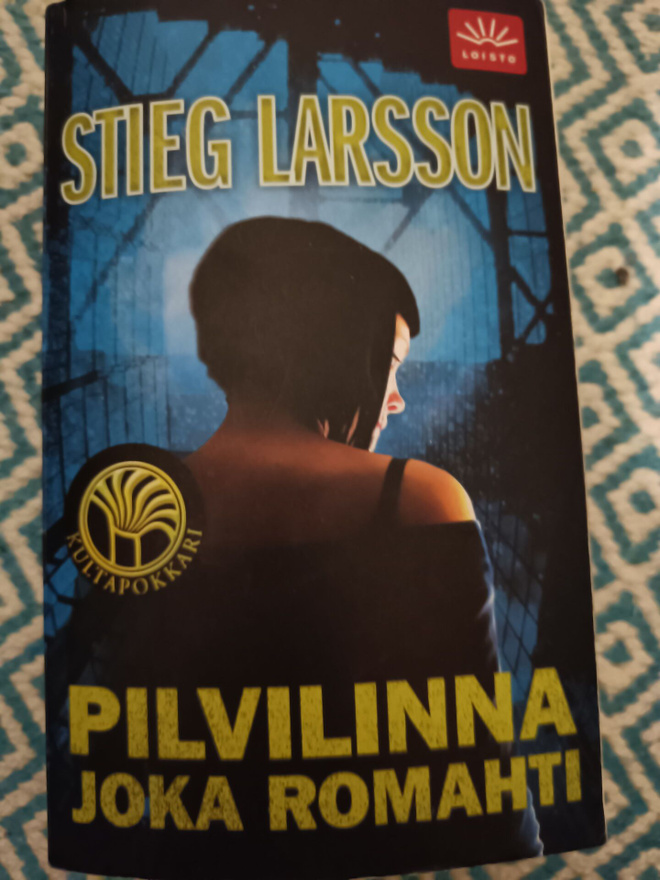 Stieg Larsson Pilvilinna joka romahti