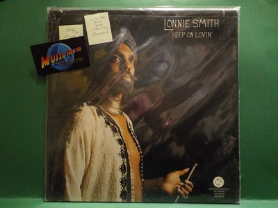 LONNIE SMITH - KEEP ON LOVIN´ EX+/EX U.S -76 PRESS LP