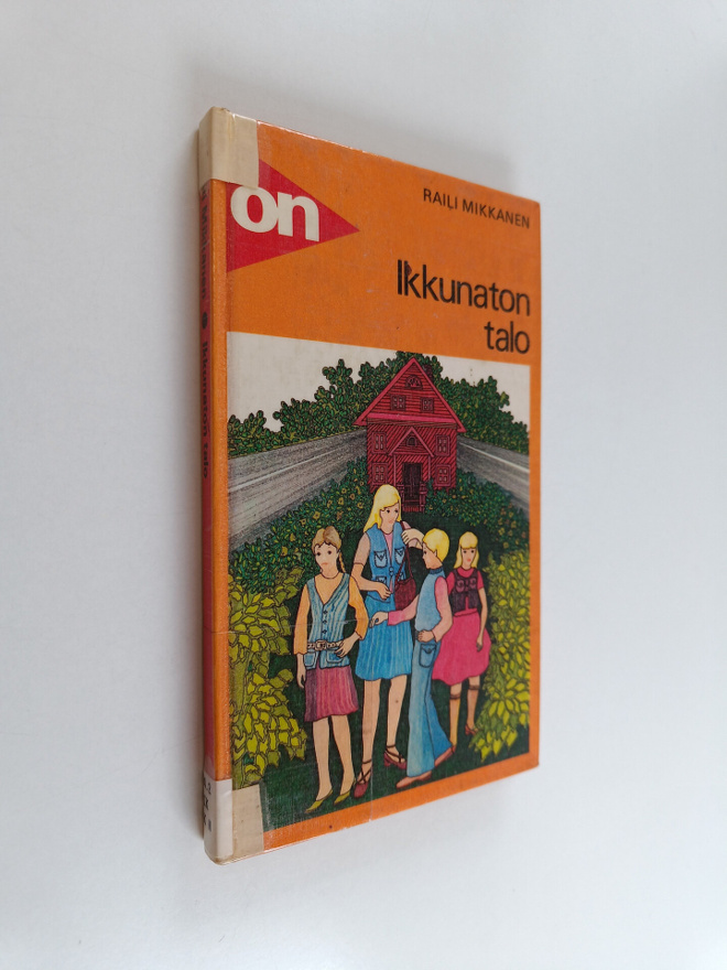 Raili Mikkanen : Ikkunaton talo
