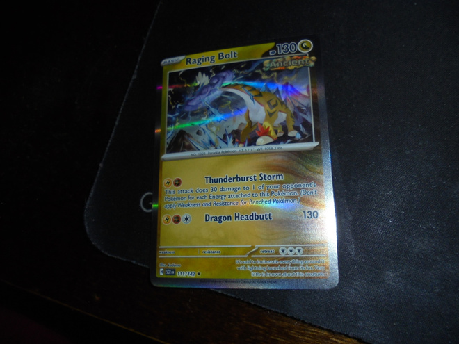 Pokemon keräilypelikortti Raging Bolt 130 HP